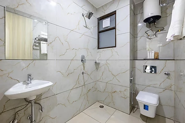 3 star hotel in bhathan chowk, dwarka - hotel the vanta luxe near yashobhoomi