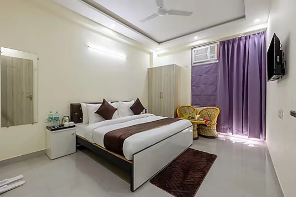 cheap and best hotels in hotel the vanta luxe near yashobhoomi dwarka