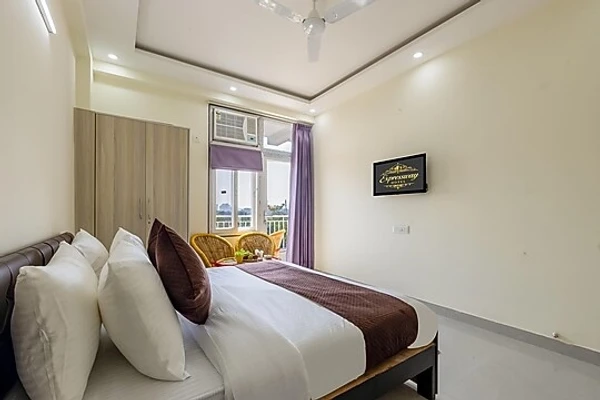 3 star hotel in bhathan chowk, dwarka - hotel the vanta luxe near yashobhoomi