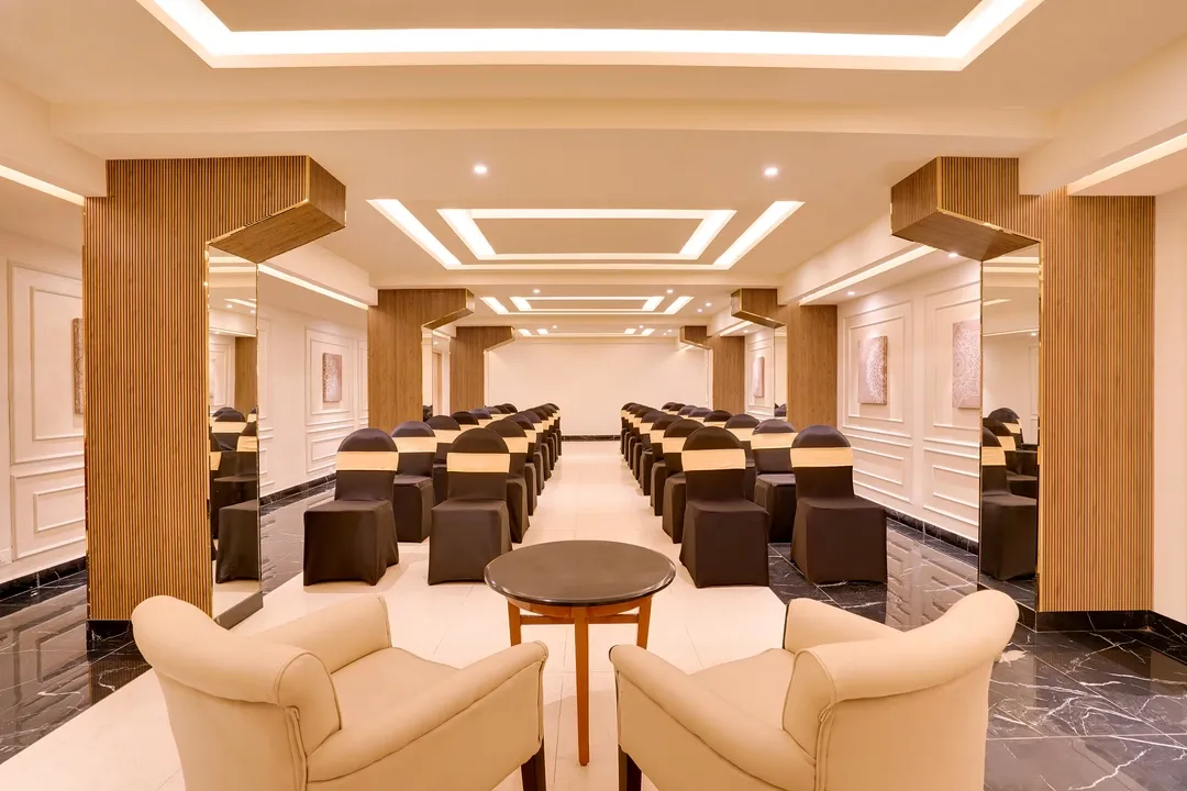 hotel with bar in nggo colony, erode - lemon tree hotel erode