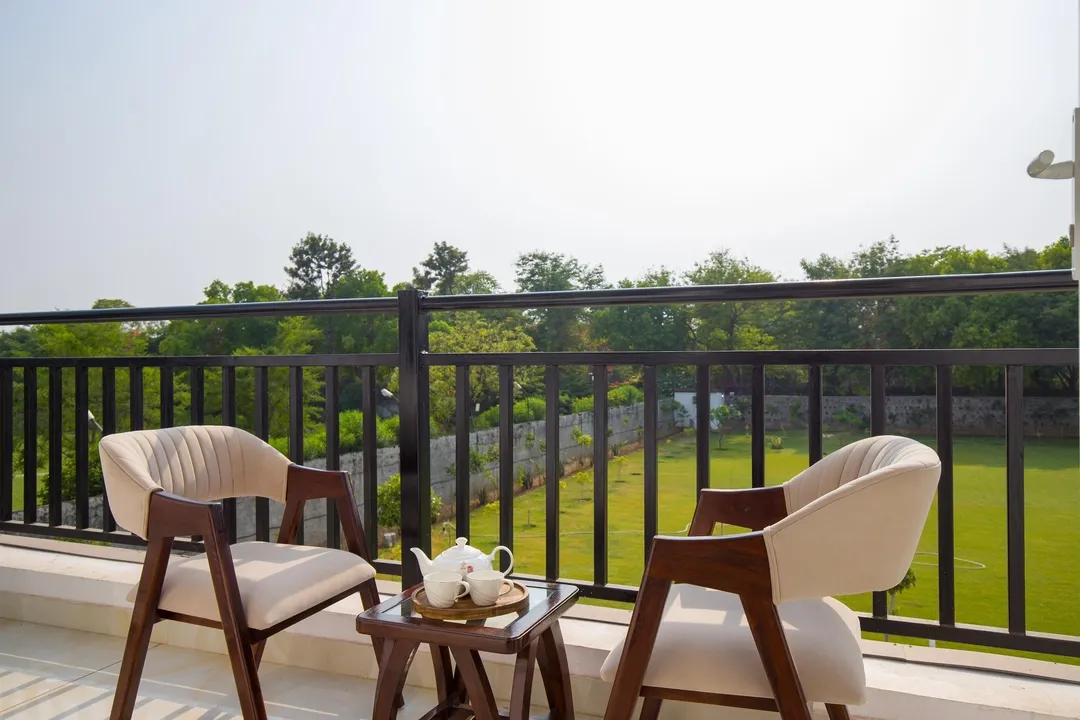 hotel with free parking in khori jamalpur, faridabad - elivaas amber villa 3-bhk retreat with pvt pool & game room