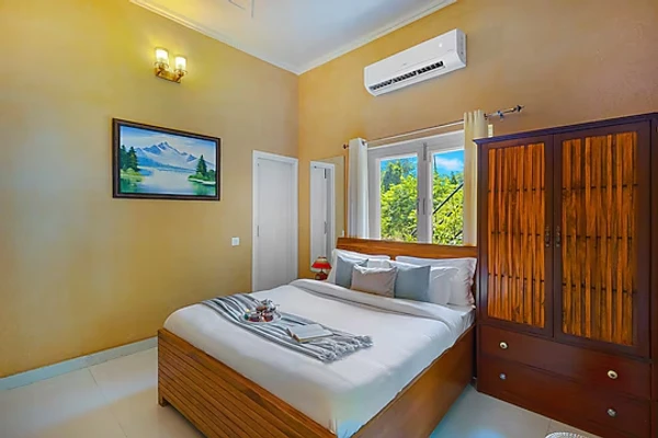 hotel with bar in khori jamalpur, faridabad - elivaas the raha resort faridabad