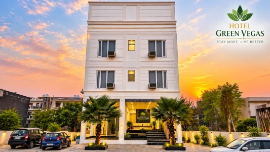 hotel with bar in sector 43, faridabad - hotel green vegas