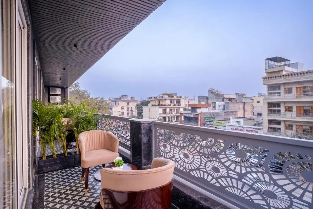 short stay hotels in miran hotel & suites faridabad