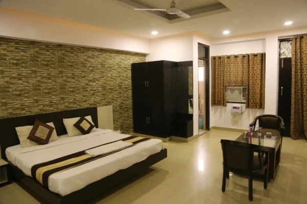 jacuzzi hotel in sector 28, faridabad - rockwood inn