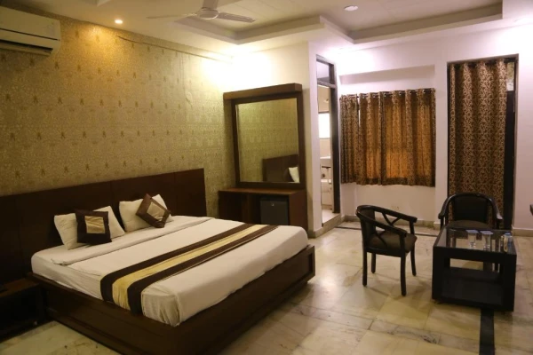 family hotel with pool in sector 28, faridabad - rockwood inn