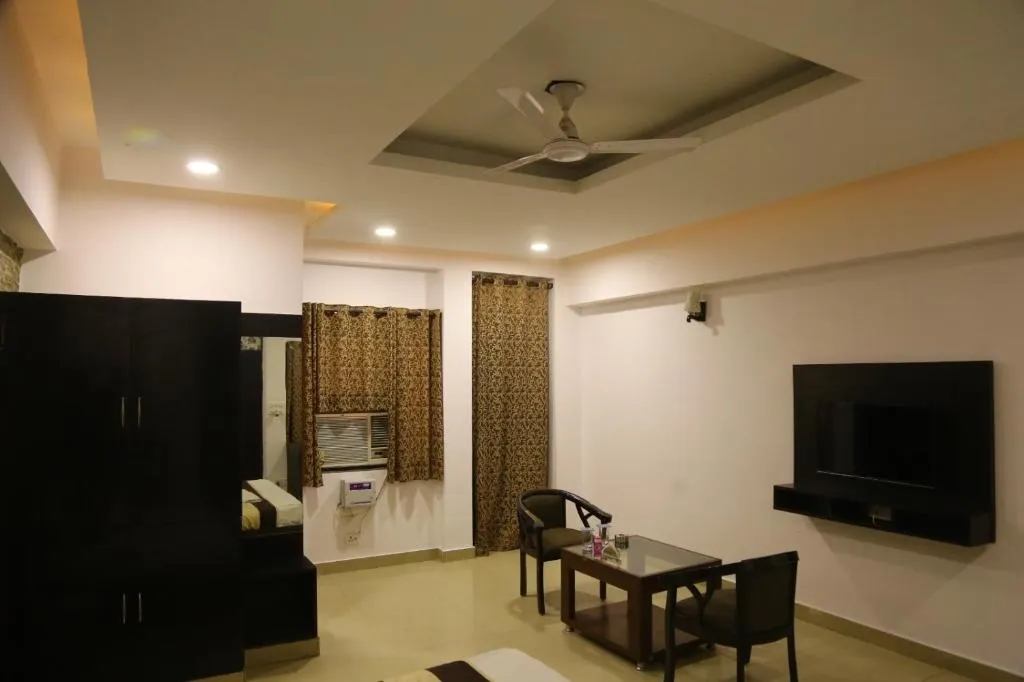 hotel room booking in sector 28, faridabad - rockwood inn