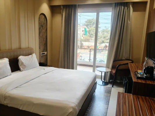 night stay hotels in saltstayz premier faridabad sector 28 faridabad