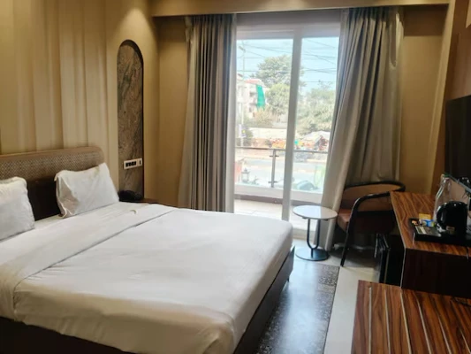 tourist hotels in saltstayz premier faridabad sector 28 faridabad