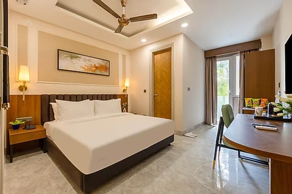 cheap and best hotels in saltstayz premier faridabad sector 28 faridabad