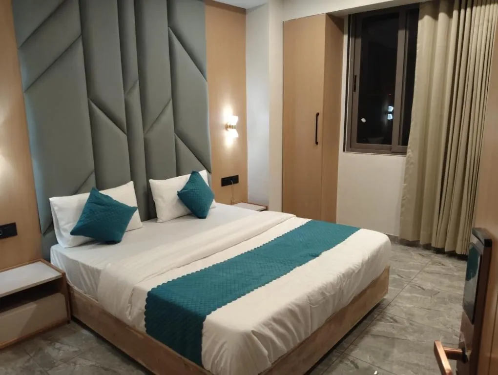cheap and best hotels in hotel earth orbit gandhinagar