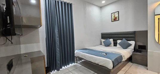 best 5 star hotels in hotel hr town gandhinagar