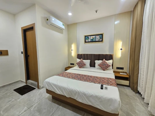 day use hotels in hotel shivalin gandhinagar