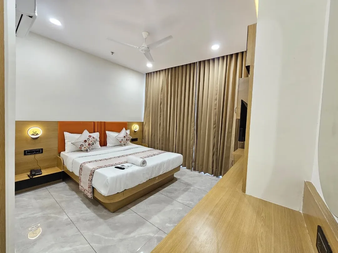 best hotels in hotel shivalin gandhinagar