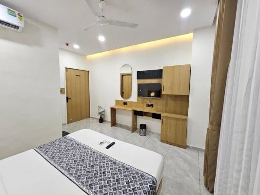 hotel with meeting room in kudasan, gandhinagar - hotel shivalin