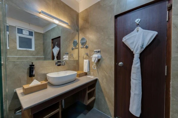 hotel with banquet hall in lower sichey, gangtok - clarion hotel gangtok