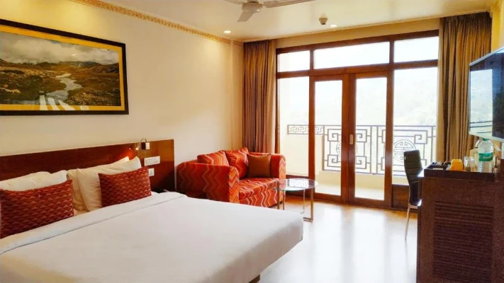 hotel with swimming pool in sungava, gangtok - lemon tree hotel gangtok