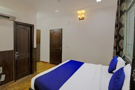 Hotel with swimming pool in arjun nagar, ghaziabad - hotel grand tushar