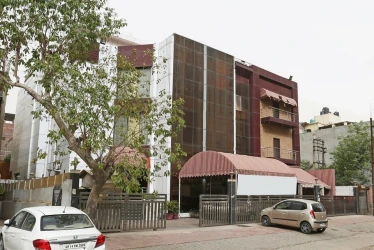 luxury hotel in hotel palazzo di lara ghaziabad