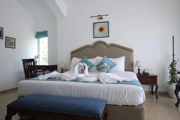 jacuzzi hotel in vagator, goa - casa ahaana by lavin hotels