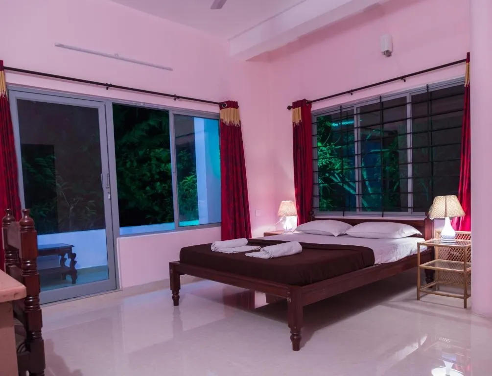 homestay in calangute beach, goa with swimming pool - casita de