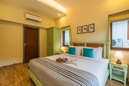 hotel in marna siolim, goa for family - elivaas judiline villa 3 bhk with pool & bar