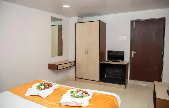 resort in calangute beach, goa with jacuzzi - scirocco resort