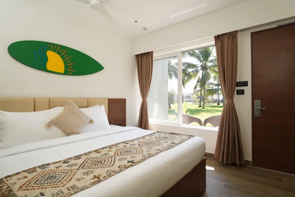 hotel with bar in canacona, goa - trishvam palolem beach resort