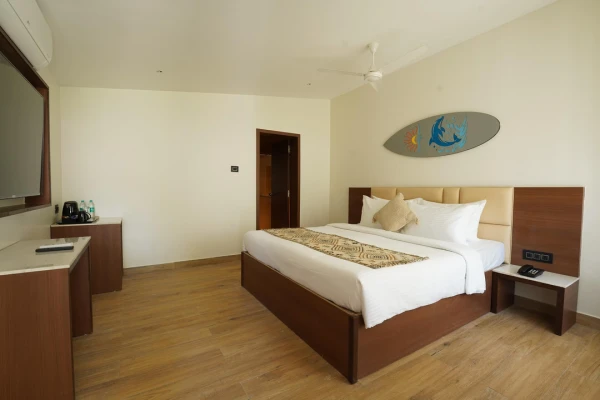 hotel with swimming pool in canacona, goa - trishvam palolem beach resort