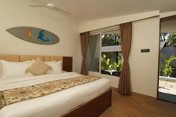 hotel with bar in canacona, goa - trishvam palolem beach resort