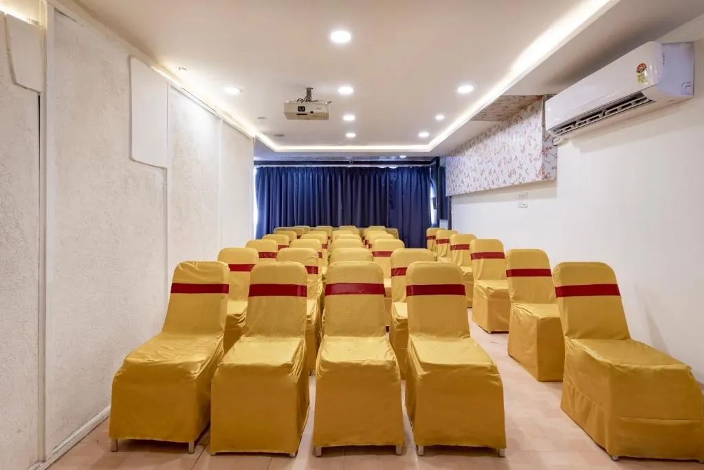 hotel room booking in arundelpet, guntur - hotel aditya grand inn