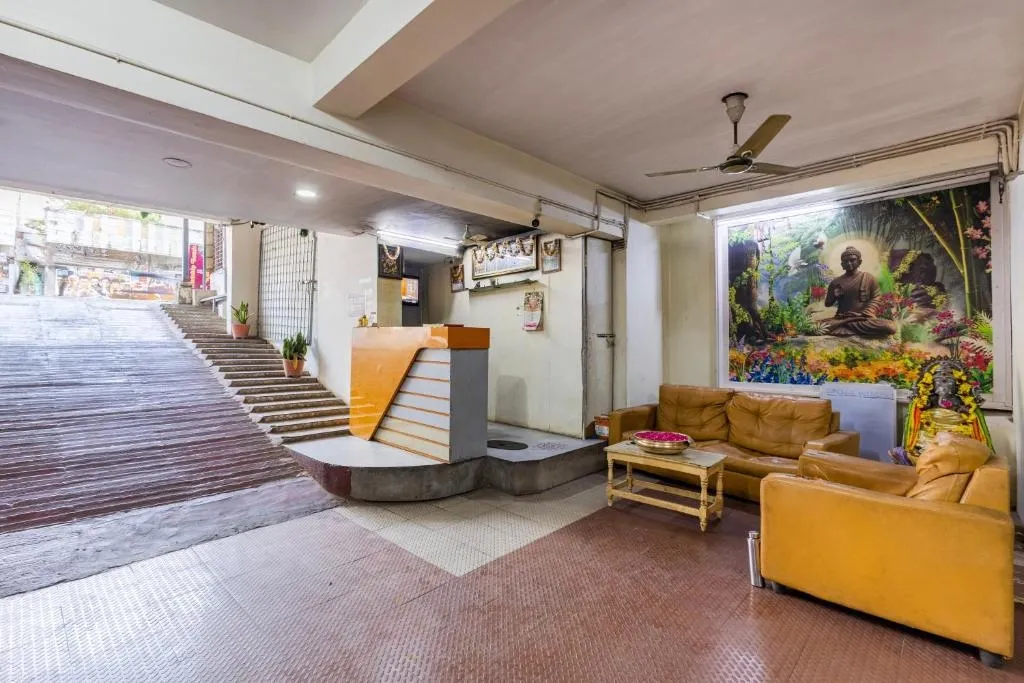hotel room booking in arundelpet, guntur - hotel aditya grand inn