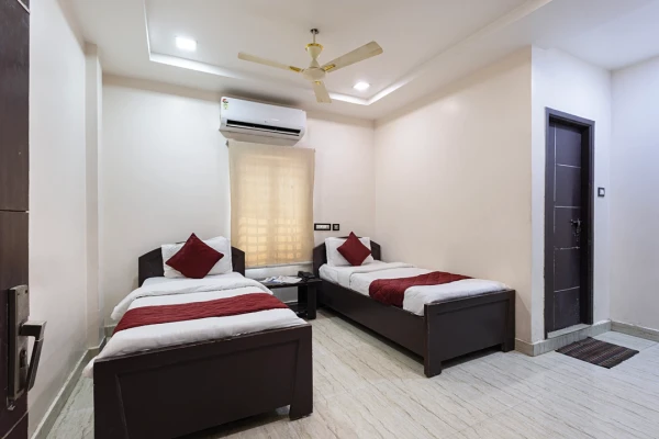 hotel with meeting room in amaravathi, guntur - hotel aditya grand