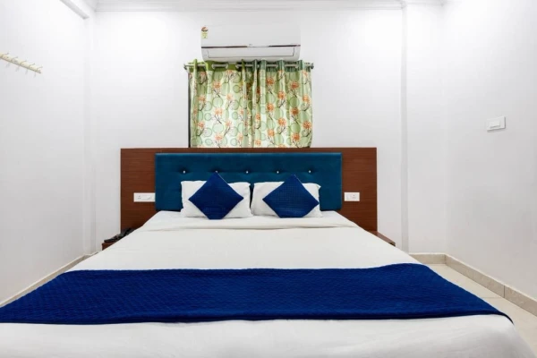 hotel room booking in lakshmipuram, guntur - hotel aditya premier