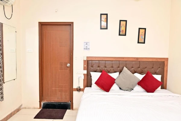 hotel with party hall in gorantla, guntur - hotel ganesh mahalakshmi inn