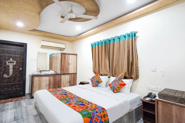 hotel with swimming pool in arundelpet, guntur - hotel jaya grand