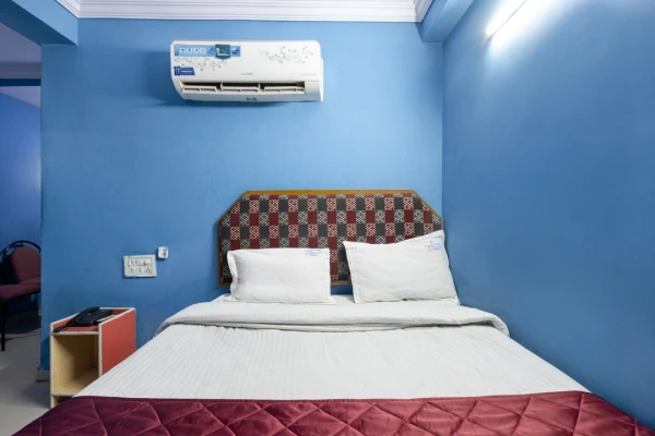 hotel with meeting room in kothapeta, guntur - hotel swarna mayuri