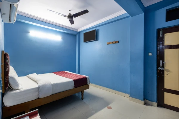 budget hotel in kothapeta, guntur - hotel swarna mayuri