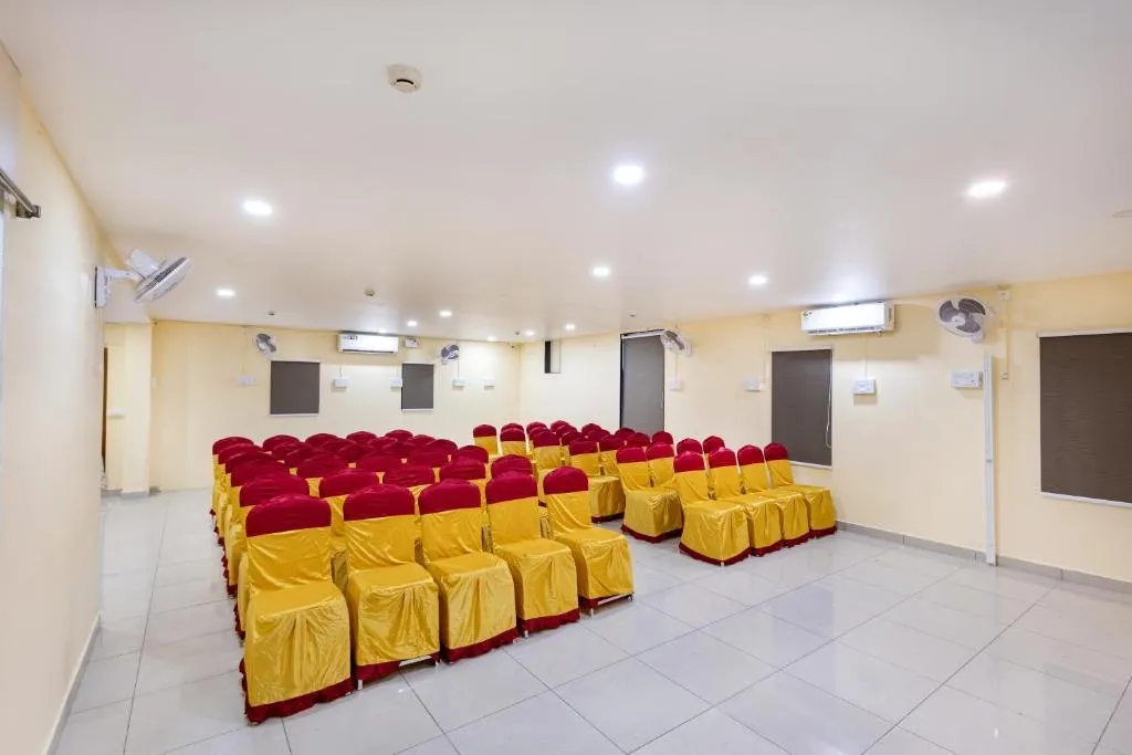 hotel with gym in koretipadu, guntur - sapthami luxury rooms