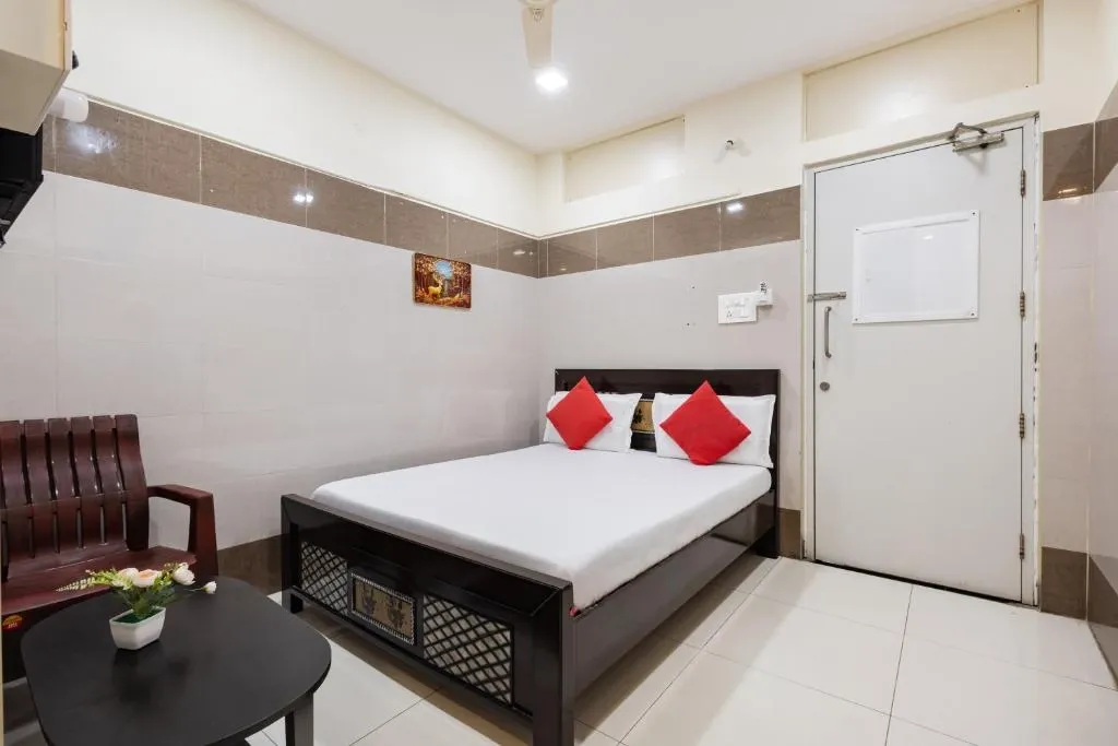 hotel near guntur airport - sapthami luxury rooms