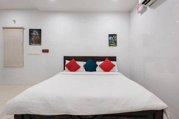 hotel near guntur airport - sapthami luxury rooms