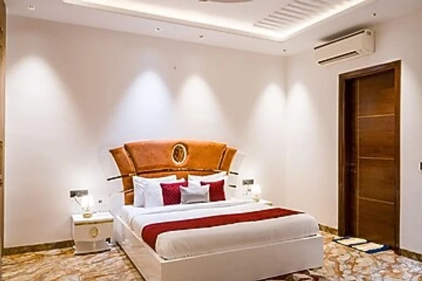 hotel with swimming pool in sohna road, gurugram - 3 bhk farmhouse with pvt pool & lush garden sohna