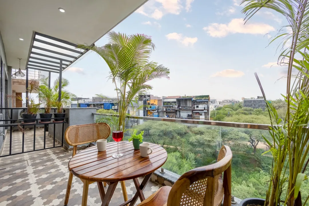 couple friendly hotels in acomo stays gurugram