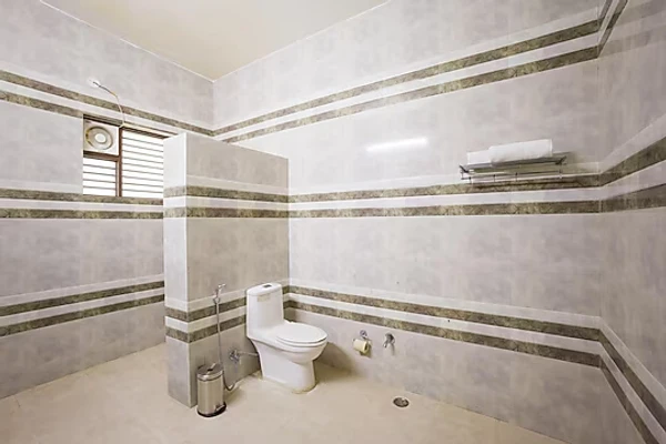 hotel with banquet hall in ambience mall, gurugram - alaya stays ashirwad farms 5 bhk pet friendly with pvt pool