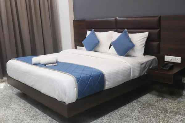 hotel in sector 52, gurugram for couples - axon corporate stays sector 52 gurgaon