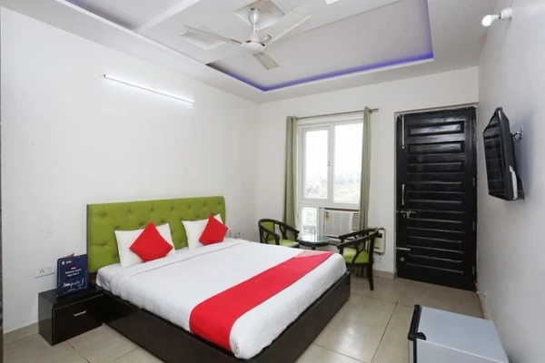 luxury hotels in bishnoi rooms gurugram