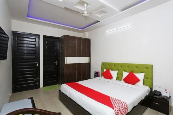 couple hotels in bishnoi rooms gurugram