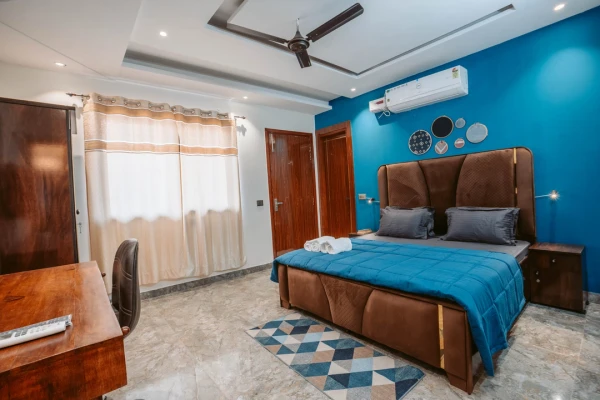 hotel with banquet hall in dlf phase 1, gurugram - bnb sakura golf course road