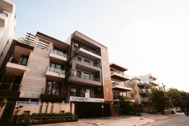 best couple friendly hotels in bnb sakura golf course road gurugram