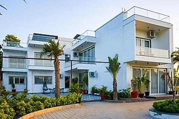 hotel with swimming pool in bhora kalan, gurugram - elivaas adhiva retreat 5 bhk farmhouse with private pool